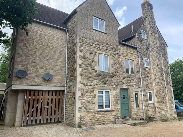 Flat for sale in Chesterton, Fossebridge