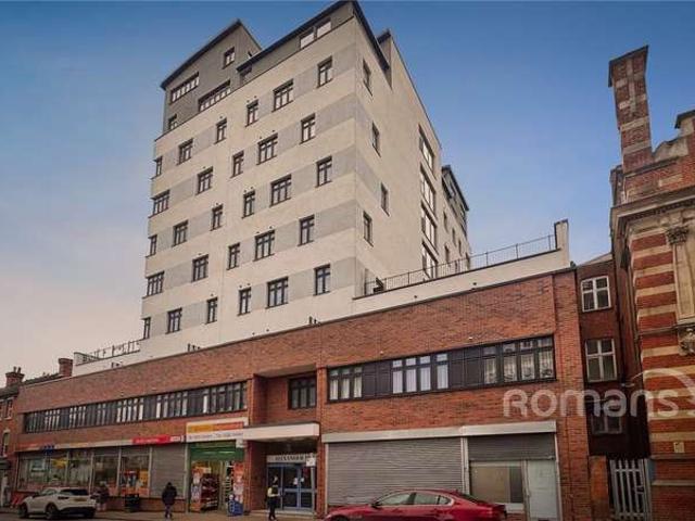 Flat for sale in Aldershot, Hampshire