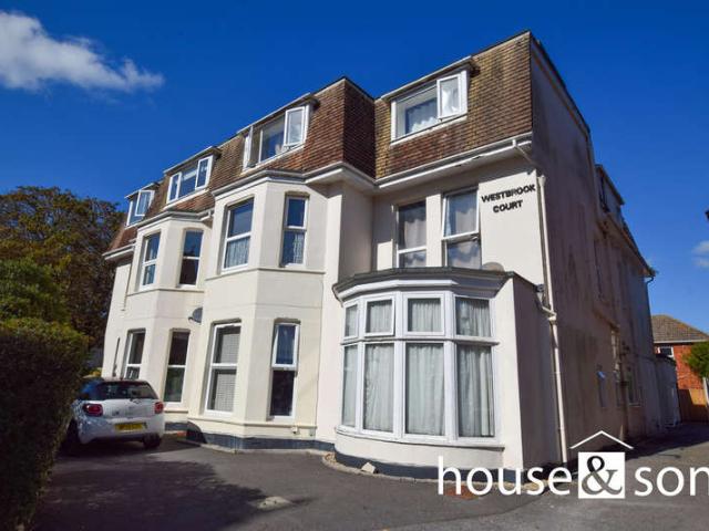 Flat for sale in Boscombe, Bournemouth
