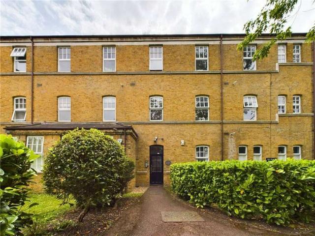 Flat for sale in London Borough of Lewisham, Greater London