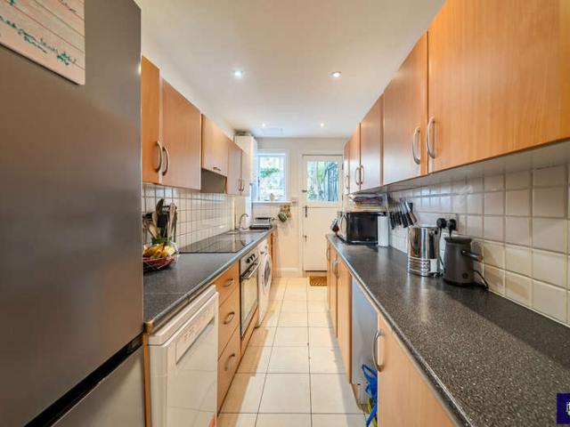 Flat for sale in London Borough of Islington, Greater London