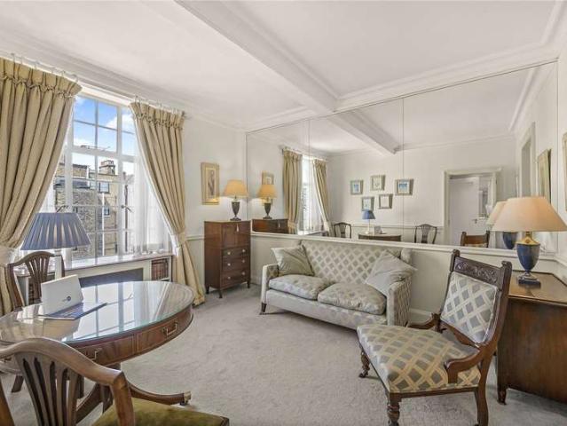 Flat for sale in East Marylebone, Greater London