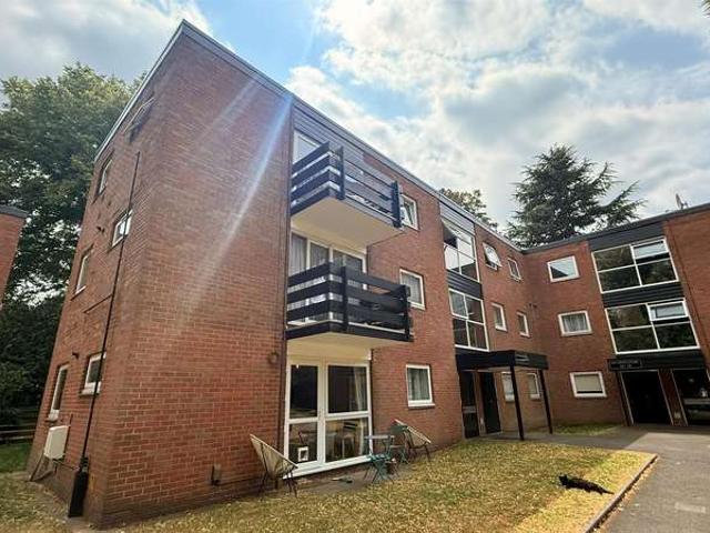 Flat for sale in Wake Green, Birmingham