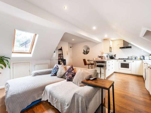 Flat for rent in Neasden, Dollis Hill