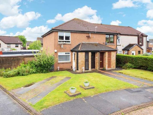 Flat for sale in Bathgate, Scotland