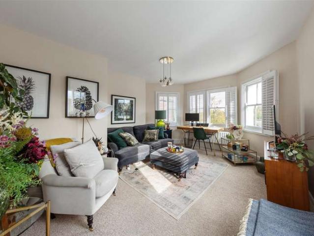 Flat for sale in Dulwich, Greater London