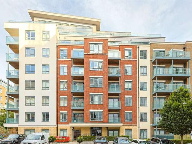 Flat for sale in Colindale, Greater London