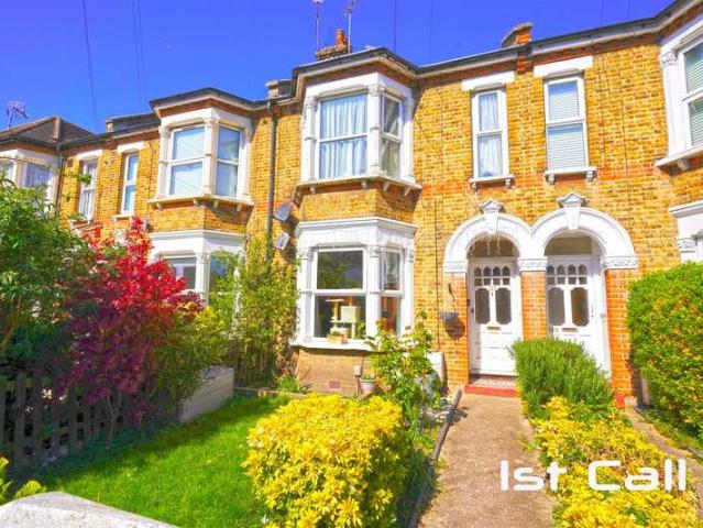 Flat for sale in North Shoebury, Alton Barnes