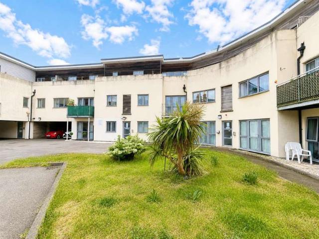 Flat for sale in Cliftonville West, Acol