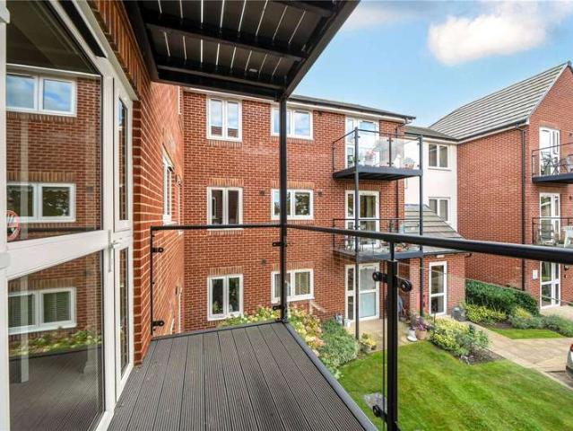 Flat for sale in Princes Risborough, Buckinghamshire