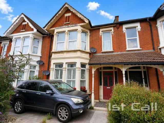 Flat for sale in Southend City Centre Neighbourhood, Alton Barnes