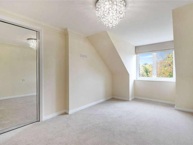 Flat for sale in Princes Risborough, Buckinghamshire