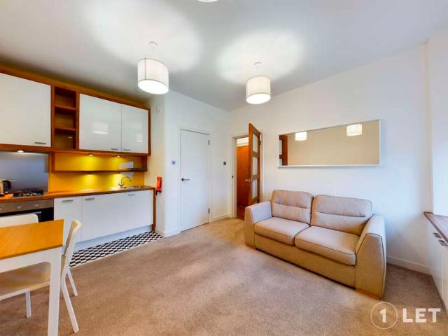 Flat for rent in Trinity, Scotland