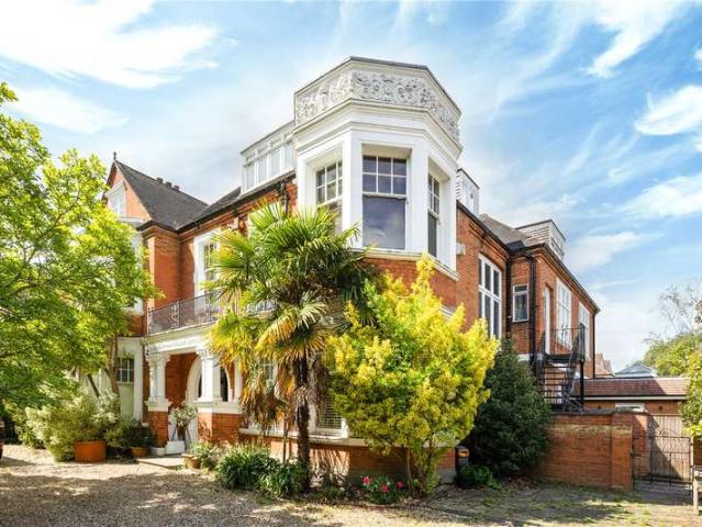 Flat for sale in Putney, Greater London