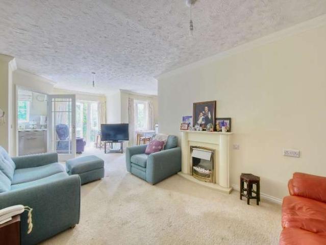 Flat for sale in The Wrythe, Greater London