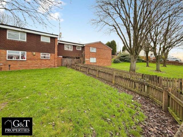 Flat for sale in Cradley Heath, West Midlands