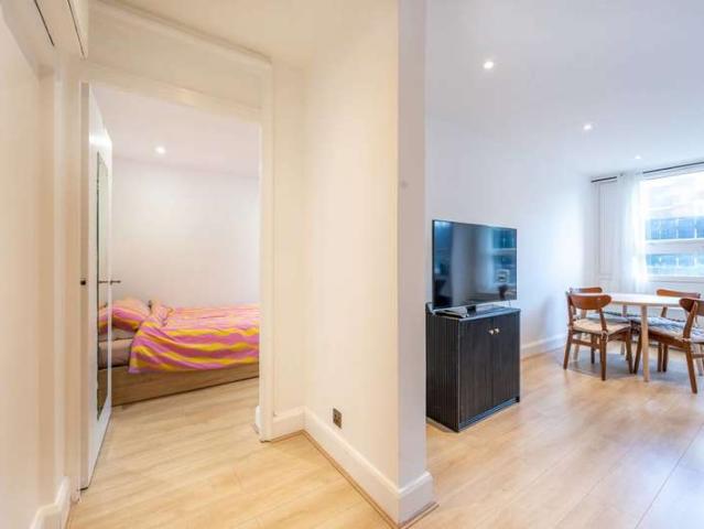Flat for sale in Tottenham