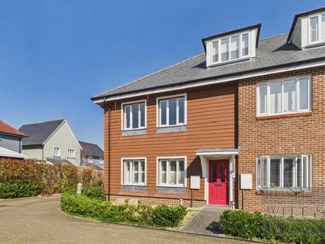Flat for sale in Heathlands, East Sussex