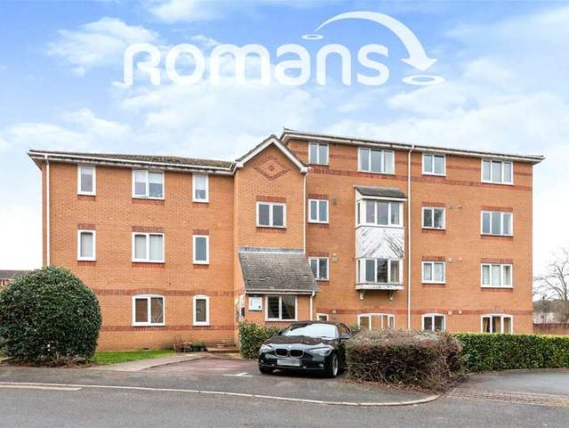 Flat for sale in Aldershot, Hampshire