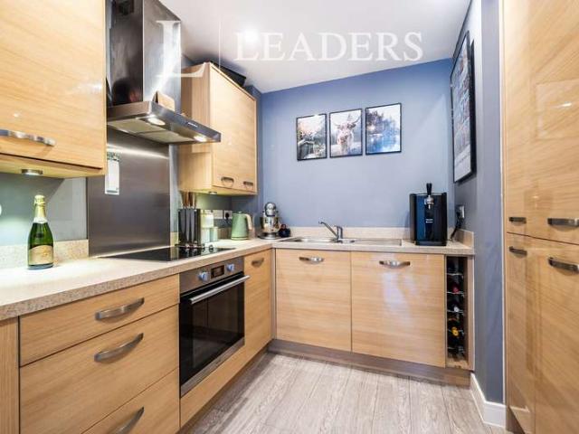 Flat for sale in Brook Street, Bourne Vale