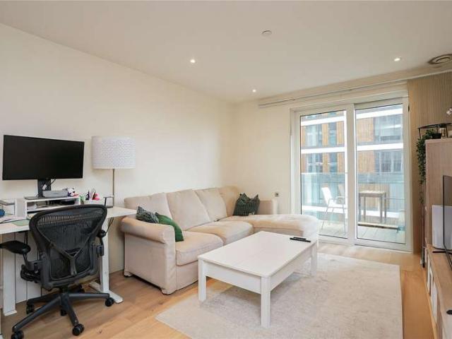Flat for sale in Greater London