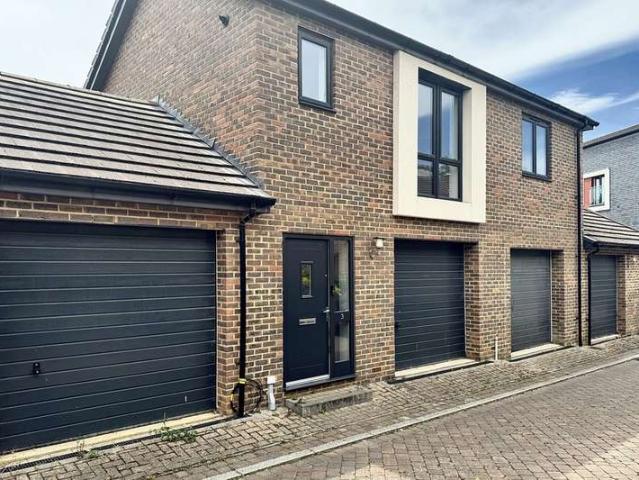 Flat for rent in Repton Manor, Bridgefield
