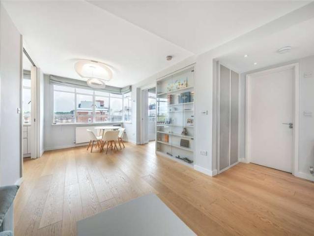 Flat for sale in St. John's Wood, Greater London