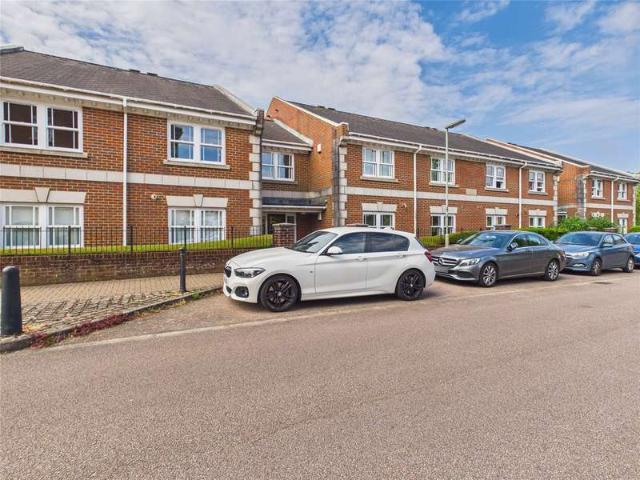 Flat for sale in Charlotteville, Westborough