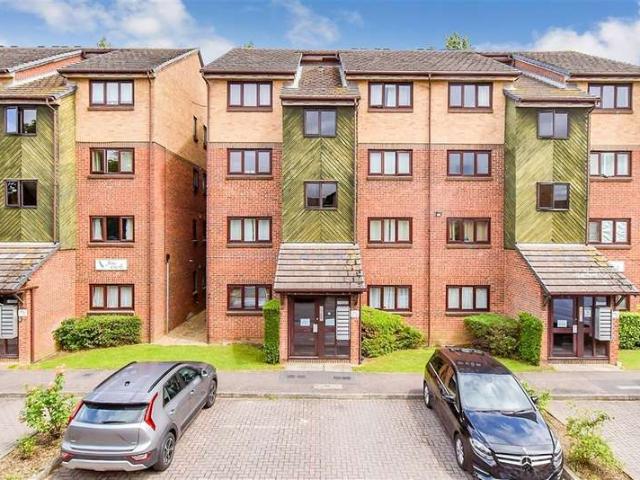 Flat for sale in London Borough of Waltham Forest, Greater London