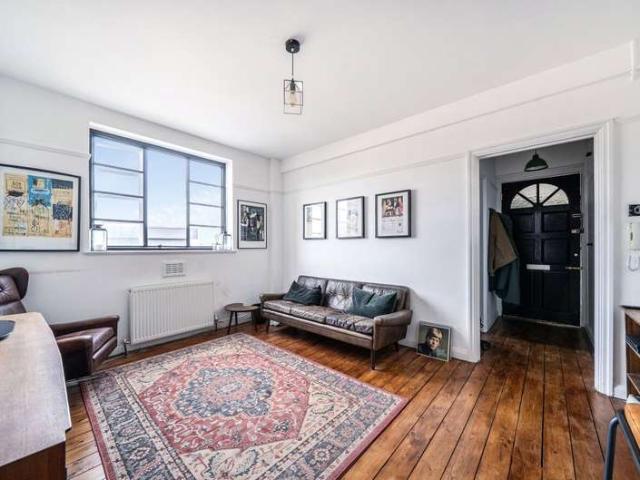 Flat for sale in London Borough of Bromley, Greater London