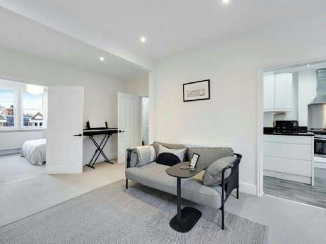 Flat for sale in Archway, Greater London