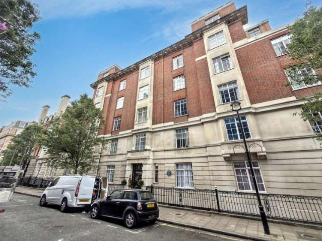 Flat for sale in East Marylebone, Greater London