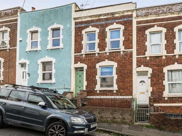 Flat for sale in Totterdown, Bristol