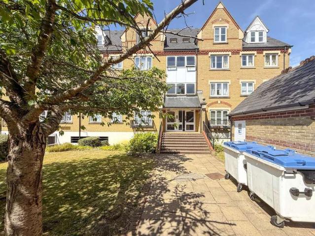 Flat for rent in North Watford