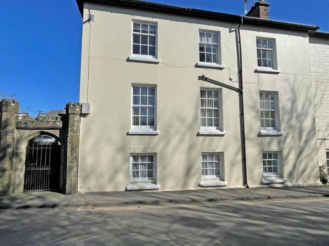 Flat for sale in The Maltings, Shaftesbury