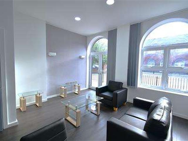 Flat for rent in London Borough of Hounslow, Feltham