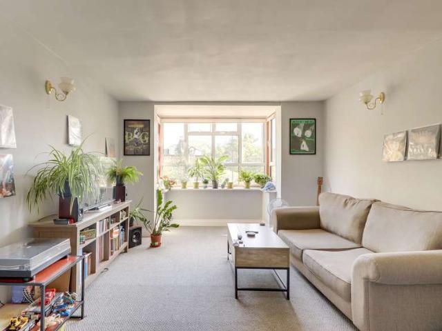 Flat for sale in London Borough of Lewisham, Greater London