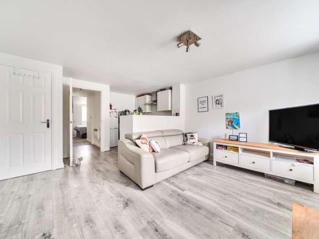 Flat for sale in Ferndale, Sandown Park