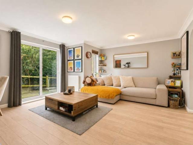 Flat for sale in Pachesham Park, Surrey
