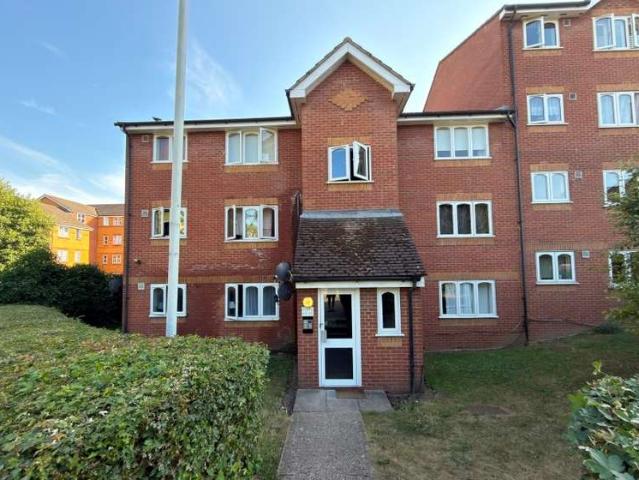 Flat for sale in London Borough of Lewisham, Deptford