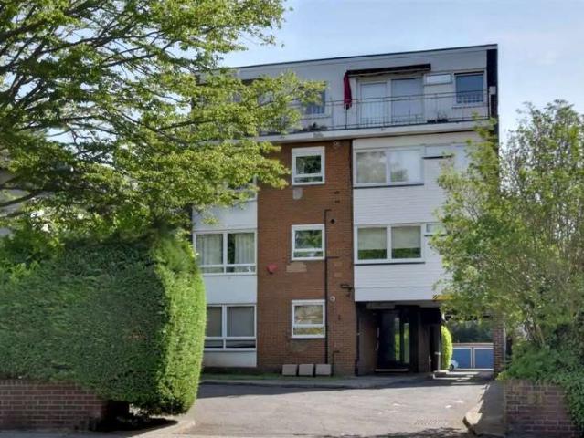 Flat for sale in Horn Park, Greater London