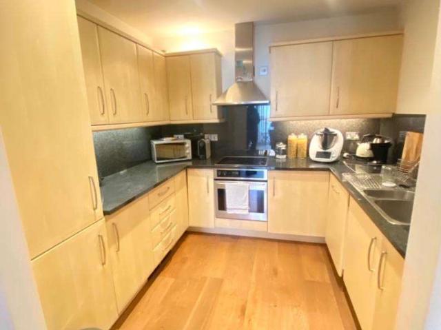 Flat for rent in Boardwalk Place, Blackwall