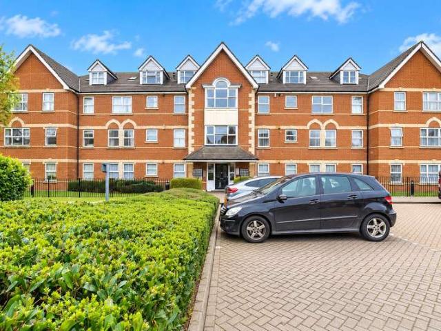 Flat for sale in London Borough of Enfield, Greater London