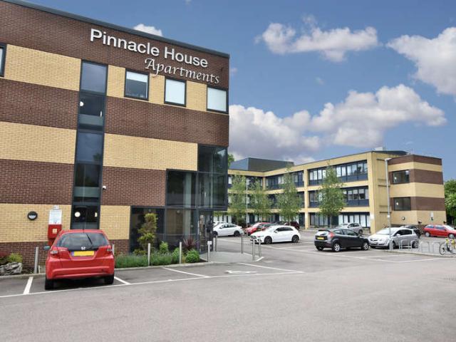 Flat for sale in Batchworth, Hertfordshire