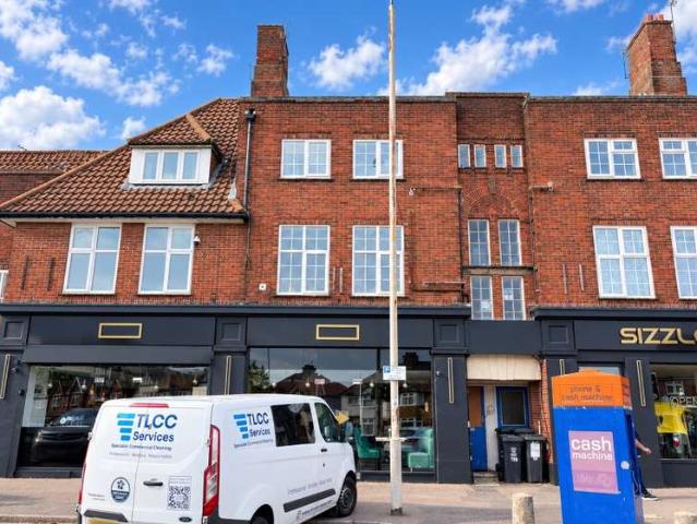 Flat for sale in North Watford, Watford