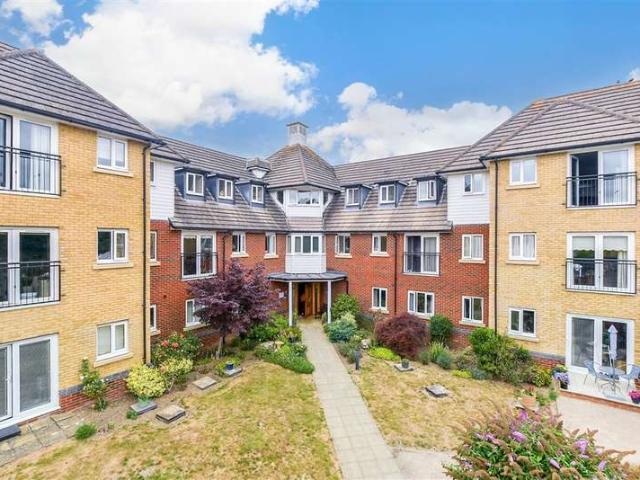 Flat for sale in Bridgefield, Kent