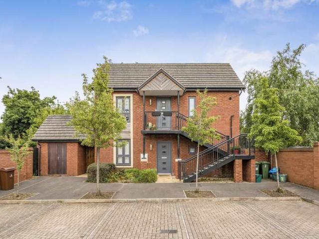 Flat for sale in Wymans Brook, Golden Valley