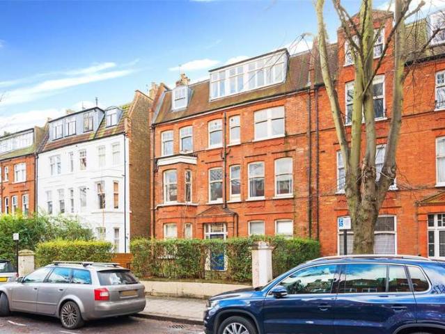Flat for sale in South Hampstead, Greater London