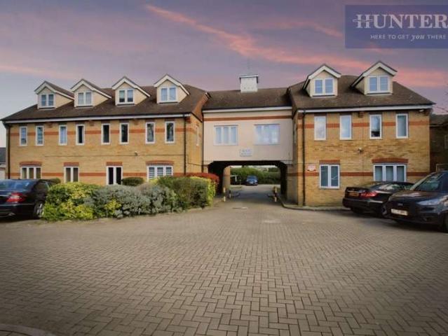 Flat for sale in Churchgate, Broxbourne