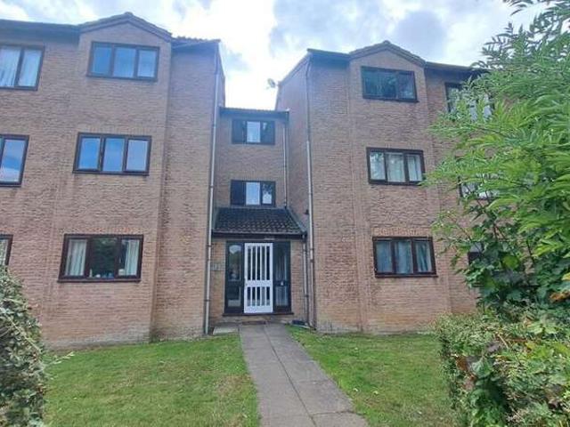 Flat for sale in Priors Park, Tewkesbury